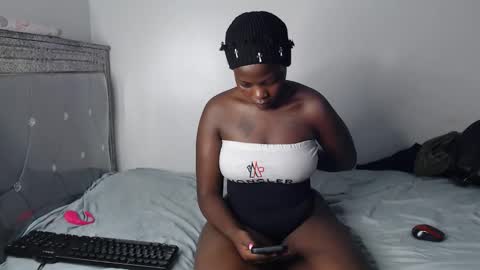 Snapshot of prettysmiles1 chatting on September 16, 2025, 5:30 am prettysmiles1 online show from September 16, 2025, 5:30 am