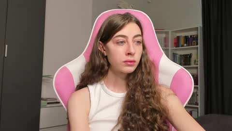 Sophie  next stream will be at Monday  i will wait you guys  online show from May 17, 2026, 7:06 am