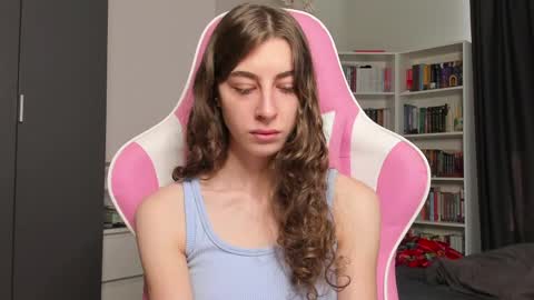 Sophie  next stream will be at Monday  i will wait you guys  online show from May 25, 2026, 6:19 am