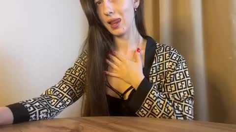 Snapshot of prettyyy_angel chatting on April 18, 2026, 7:18 pm prettyyy_angel online show from April 18, 2026, 7:18 pm