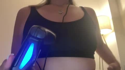 Snapshot of prettyyykittyyy22 chatting on July 19, 2026, 2:04 am prettyyykittyyy22 online show from July 19, 2026, 2:04 am