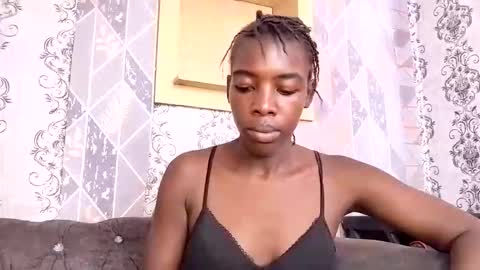 prettyzuzu online show from November 17, 2025, 8:53 am