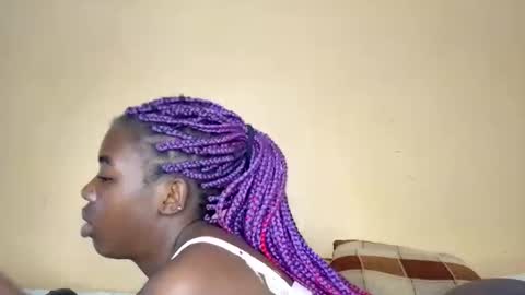 prettyzuzu online show from December 2, 2025, 7:36 am