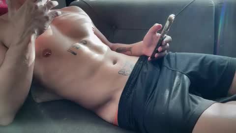 Snapshot of pretwunk chatting on November 18, 2025, 12:20 pm pretwunk online show from November 18, 2025, 12:20 pm