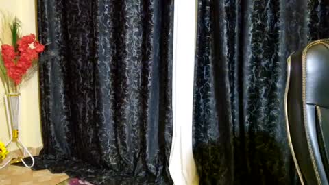 Snapshot of priceless_sexy chatting on March 5, 2025, 2:03 am priceless_sexy online show from March 5, 2025, 2:03 am