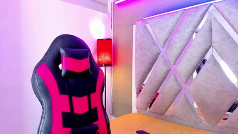 prince_arthur77 online show from November 8, 2025, 3:12 pm