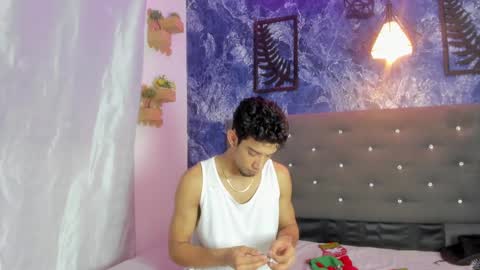 prince_arthur77 online show from November 9, 2025, 1:20 pm