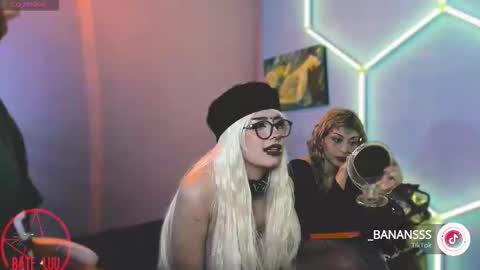 Snapshot of princesita_valija chatting on October 20, 2025, 4:02 am Beth   online show from October 20, 2025, 4:02 am
