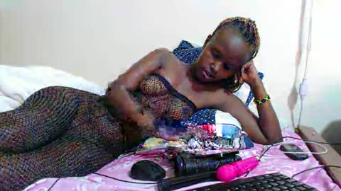 Snapshot of princeslov1 chatting on December 15, 2025, 7:12 am Shan online show from December 15, 2025, 7:12 am