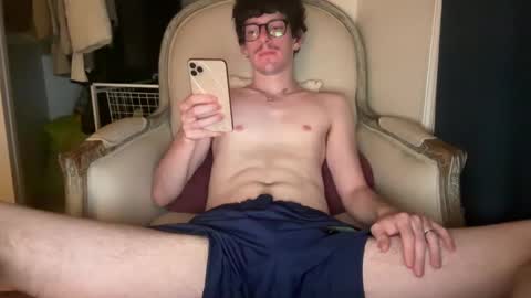 Snapshot of princespeaches chatting on October 8, 2025, 2:31 am Peaches online show from October 8, 2025, 2:31 am