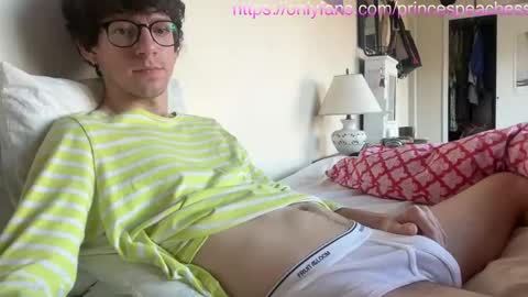 Snapshot of princespeaches chatting on October 23, 2025, 8:40 pm Peaches online show from October 23, 2025, 8:40 pm