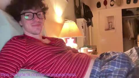 Snapshot of princespeaches chatting on November 19, 2025, 2:22 am Peaches online show from November 19, 2025, 2:22 am