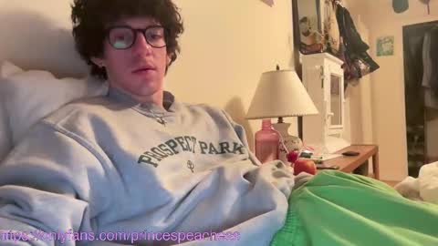 Snapshot of princespeaches chatting on December 14, 2025, 12:38 am Peaches online show from December 14, 2025, 12:38 am