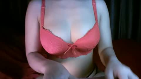 Snapshot of princess916446 chatting on January 1, 2025, 2:31 pm   princess   online show from January 1, 2025, 2:31 pm