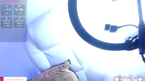 Snapshot of princess_helena_ chatting on February 5, 2026, 1:43 am princess helena online show from February 5, 2026, 1:43 am