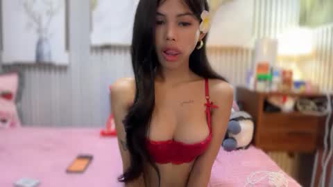 Estela online show from October 20, 2025, 3:18 am