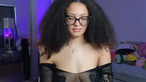 Amber online show from September 12, 2025, 9:15 pm