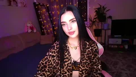 princessamira1 online show from November 30, 2025, 2:21 pm