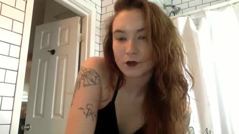 Snapshot of princessannieviolet chatting on April 25, 2026, 5:21 pm Annie Violet online show from April 25, 2026, 5:21 pm