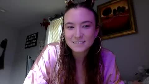Snapshot of princessannieviolet chatting on May 26, 2026, 6:37 pm Annie Violet online show from May 26, 2026, 6:37 pm