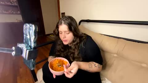 princessviccxo online show from April 24, 2026, 7:22 am