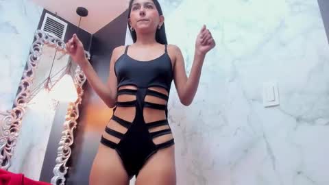   online show from November 11, 2025, 10:15 am