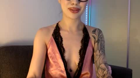 PrincessPinky444 online show from February 8, 2026, 9:23 am