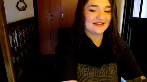 Snapshot of prismm_ chatting on December 18, 2025, 8:59 pm prismm_ online show from December 18, 2025, 8:59 pm