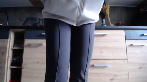 Snapshot of private_space chatting on December 18, 2025, 7:58 am Space online show from December 18, 2025, 7:58 am