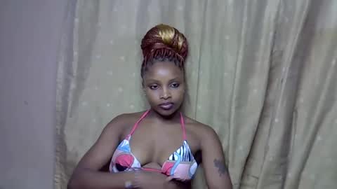 Snapshot of priya_queen chatting on May 8, 2026, 6:52 am priya_queen online show from May 8, 2026, 6:52 am