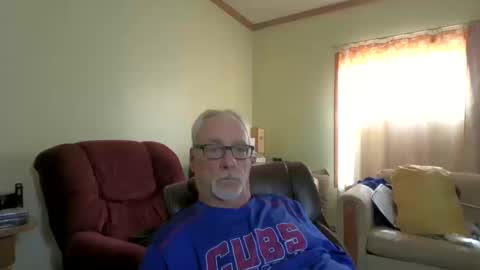 Snapshot of prlbob77 chatting on October 18, 2025, 5:03 pm prlbob77 online show from October 18, 2025, 5:03 pm