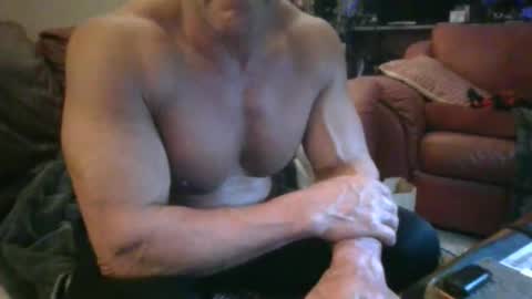 MUSCLEGOD online show from February 2, 2026, 3:05 am