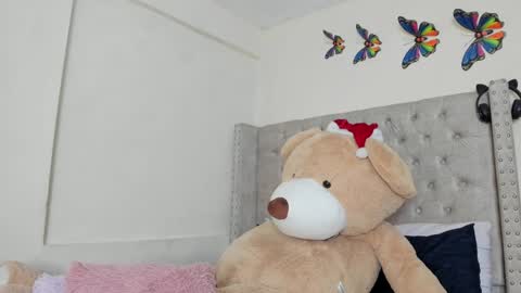 Profana Red online show from December 28, 2024, 1:29 am