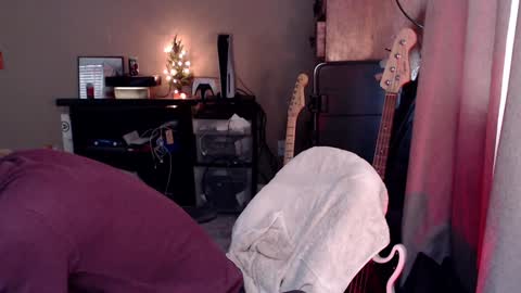 Snapshot of psilocipher chatting on February 4, 2025, 8:38 pm Sk8wave online show from February 4, 2025, 8:38 pm