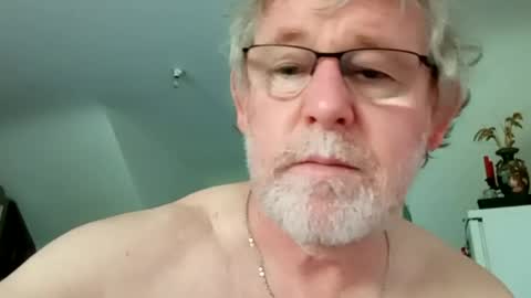 Snapshot of ptitrouquin chatting on June 17, 2026, 6:38 am ptitrouquin online show from June 17, 2026, 6:38 am