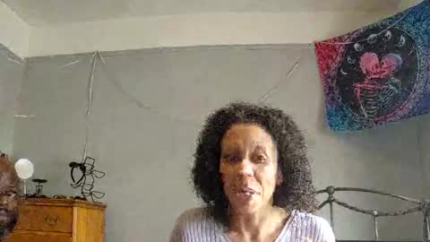 puddled_wonderland online show from October 11, 2025, 4:38 pm