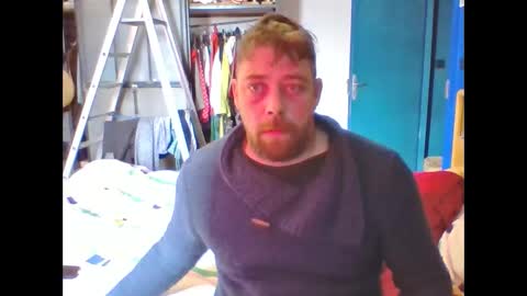 pug2222 online show from January 9, 2025, 11:58 am