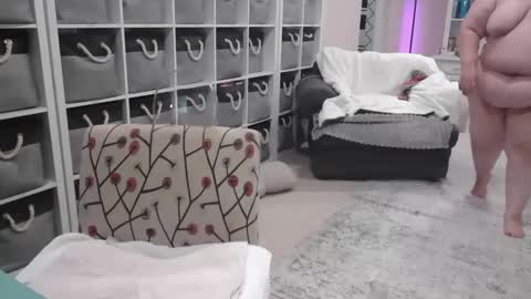 Snapshot of pugglelover chatting on January 15, 2025, 11:53 am Puggie - online show from January 15, 2025, 11:53 am