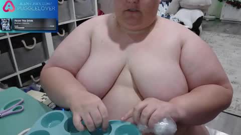 Snapshot of pugglelover chatting on January 12, 2026, 1:27 pm Puggie - online show from January 12, 2026, 1:27 pm