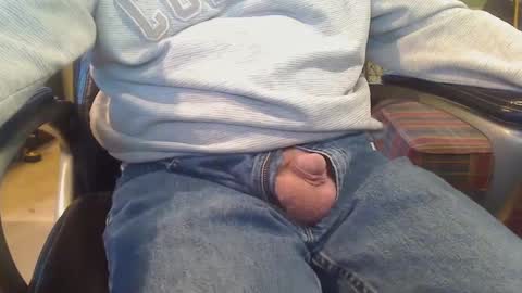 Snapshot of pulltoy1 chatting on December 8, 2024, 6:50 pm pulltoy1 online show from December 8, 2024, 6:50 pm