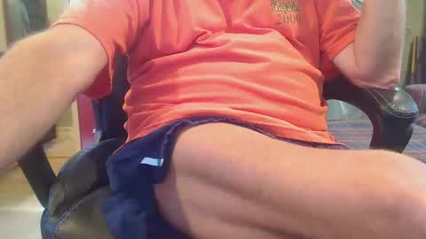 Snapshot of pulltoy1 chatting on November 19, 2025, 7:25 pm pulltoy1 online show from November 19, 2025, 7:25 pm