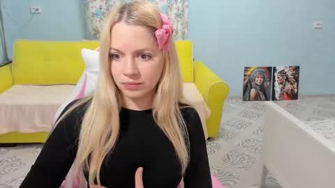 Victoria online show from December 14, 2025, 2:44 pm