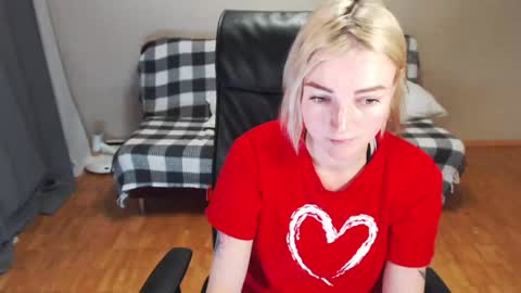 Polly online show from December 21, 2024, 3:42 pm