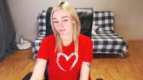 Polly online show from December 25, 2024, 7:46 am