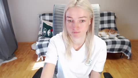 Snapshot of puma_ma chatting on May 2, 2026, 5:34 am Polly online show from May 2, 2026, 5:34 am