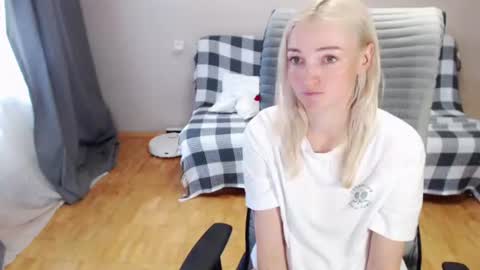 Snapshot of puma_ma chatting on June 12, 2026, 6:34 am Polly online show from June 12, 2026, 6:34 am