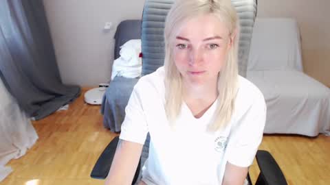 Snapshot of puma_ma chatting on June 22, 2026, 5:37 am Polly online show from June 22, 2026, 5:37 am