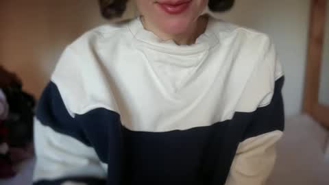 Madison Oak online show from November 21, 2025, 2:27 pm