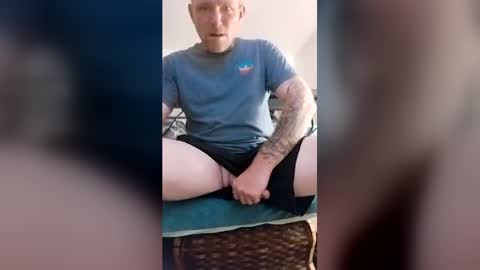punkrockb1987 online show from June 15, 2026, 5:48 pm
