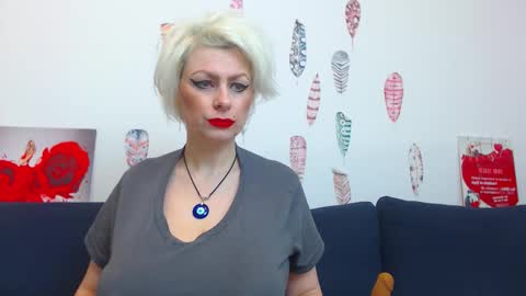 Snapshot of pure_seduce_wow chatting on March 15, 2026, 12:05 am Goldie online show from March 15, 2026, 12:05 am